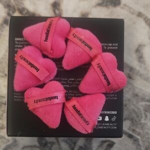 HUDA BEAUTY Mini Under Eye Powder Puffs